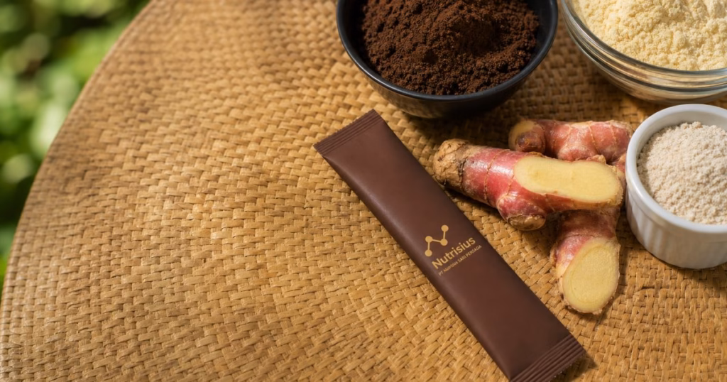 Bahan kopi fungsional dengan protein, serat, jahe merah, dan sachet sekali minum.